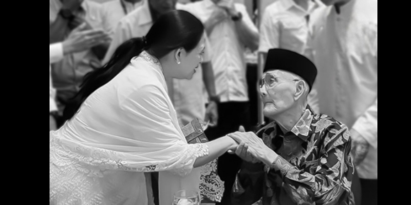 Penghormatan Puan Maharani untuk Negarawan Try Sutrisno