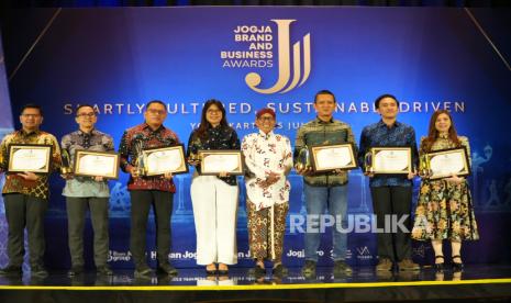 PLN Raih Penghargaan BUMN Energi Terbarukan di JBBA 2026